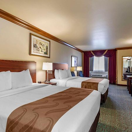 Quality Inn & Suites Denver Airport - Gateway Park Aurora Bagian luar foto