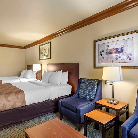 Quality Inn & Suites Denver Airport - Gateway Park Aurora Bagian luar foto