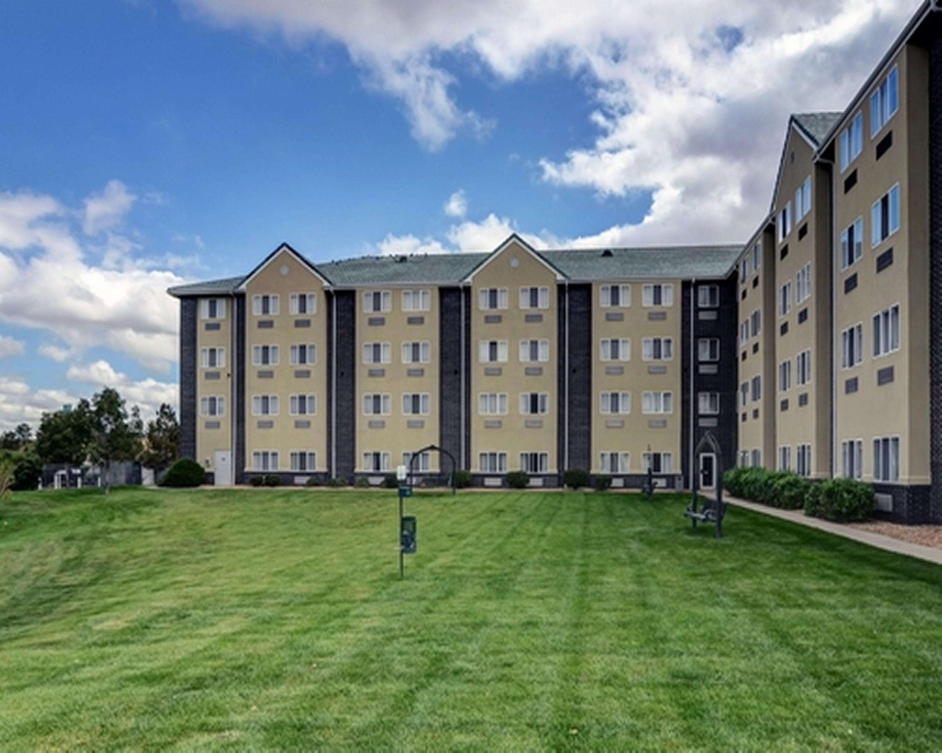 Quality Inn & Suites Denver Airport - Gateway Park Aurora Bagian luar foto
