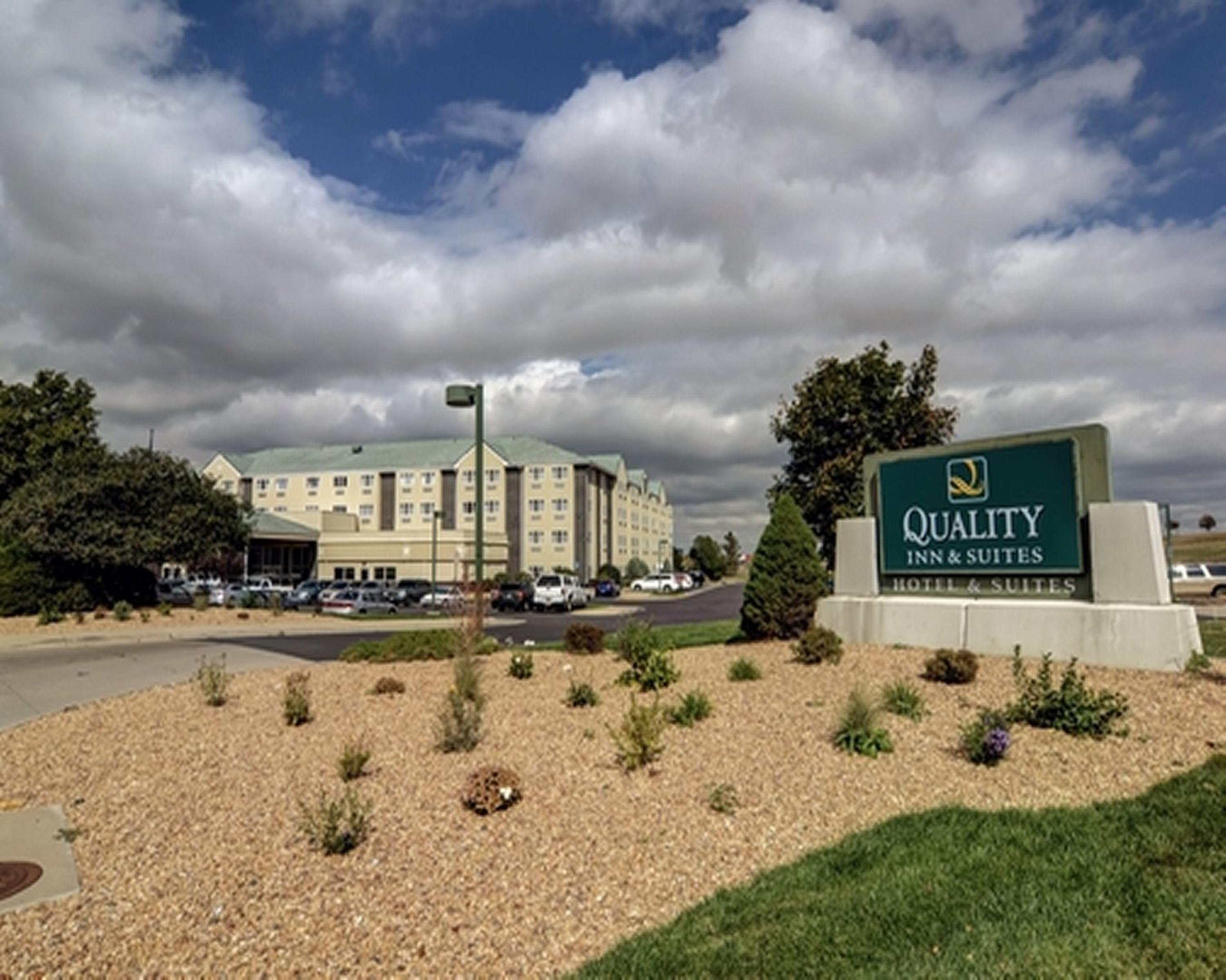 Quality Inn & Suites Denver Airport - Gateway Park Aurora Bagian luar foto