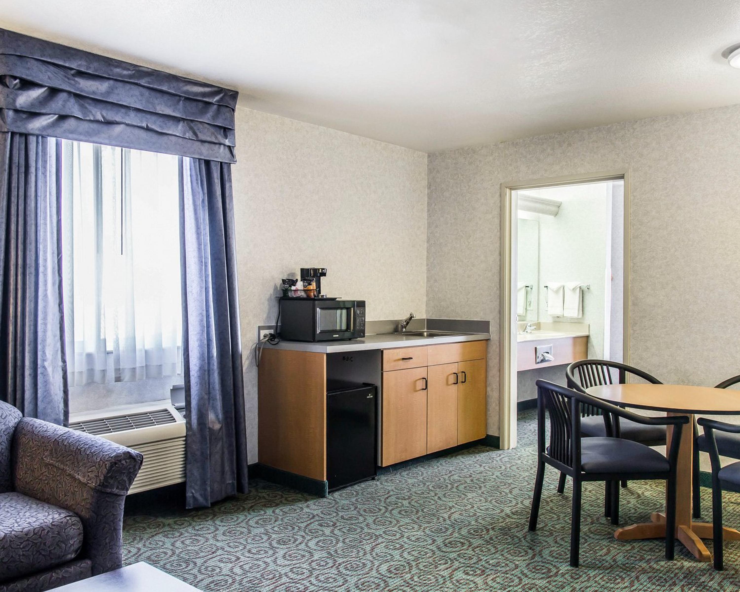 Quality Inn & Suites Denver Airport - Gateway Park Aurora Bagian luar foto