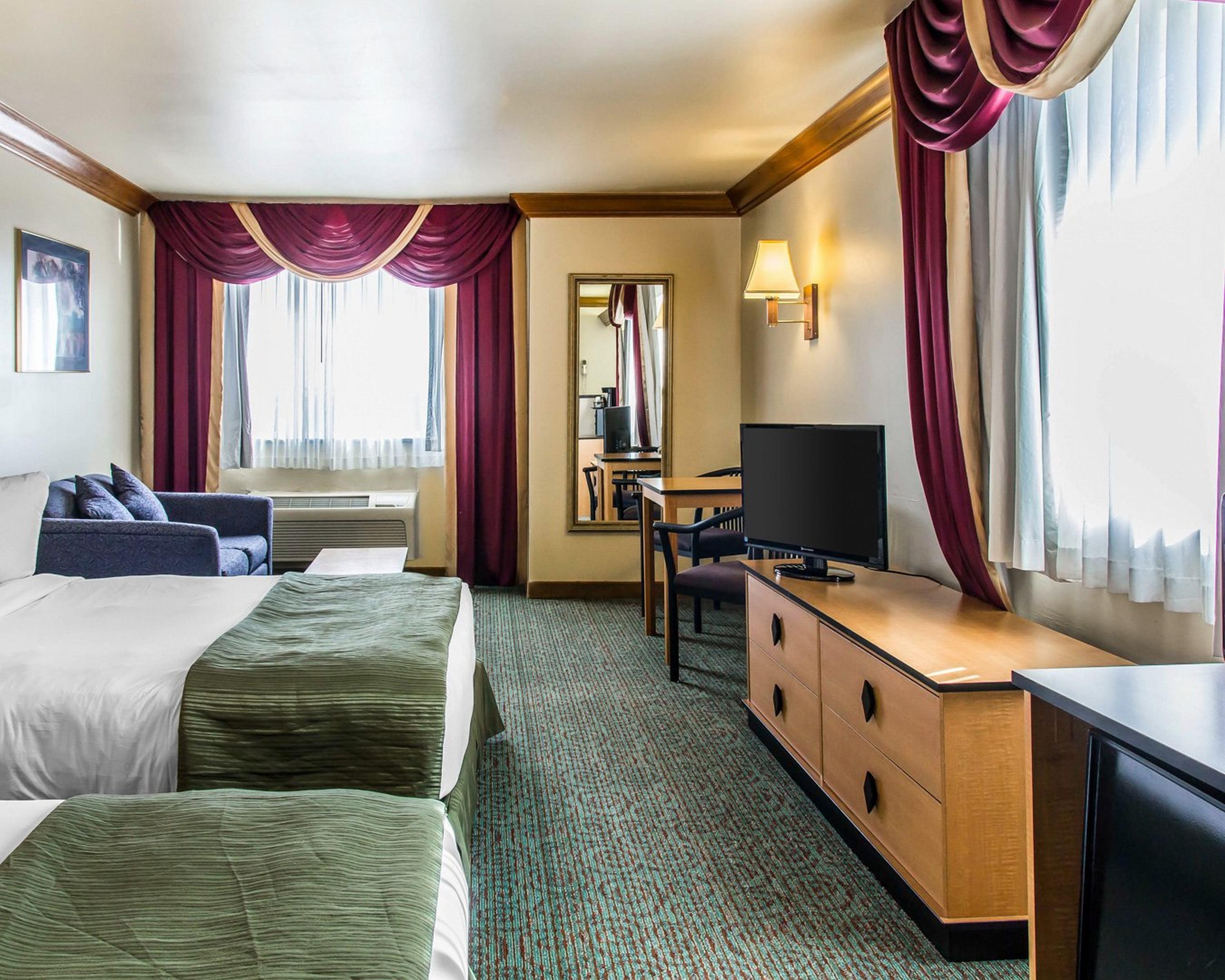 Quality Inn & Suites Denver Airport - Gateway Park Aurora Bagian luar foto