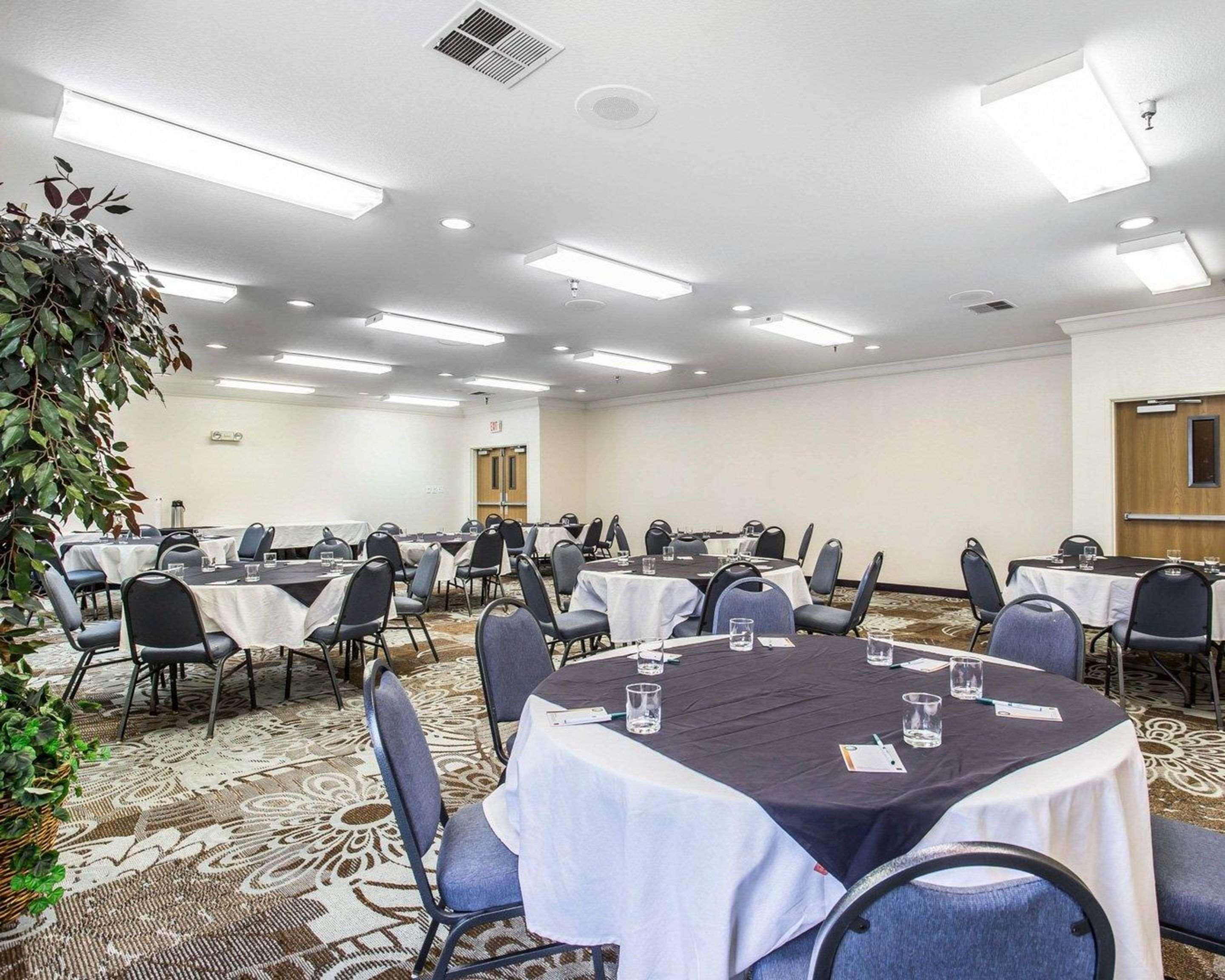 Quality Inn & Suites Denver Airport - Gateway Park Aurora Bagian luar foto
