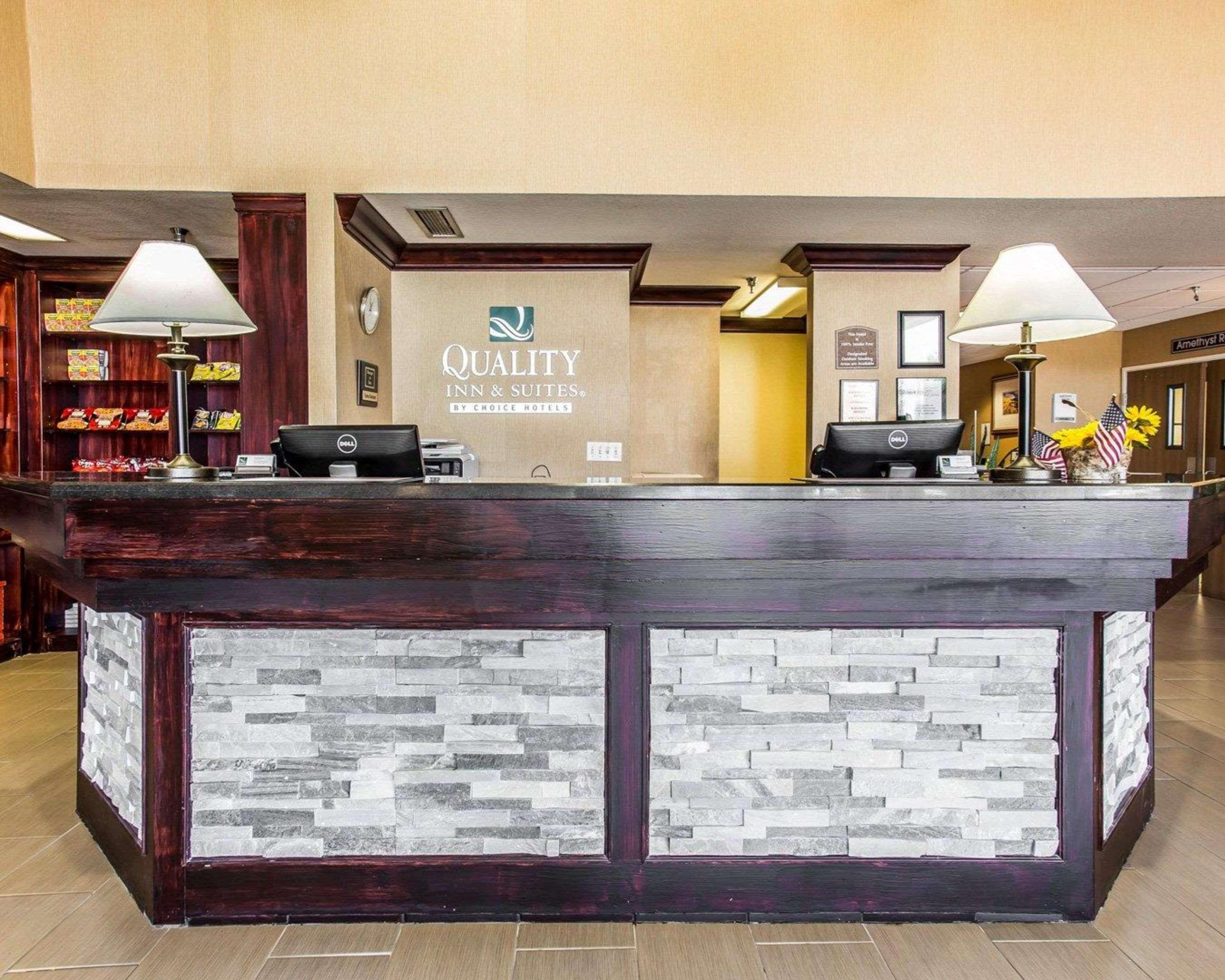 Quality Inn & Suites Denver Airport - Gateway Park Aurora Bagian luar foto