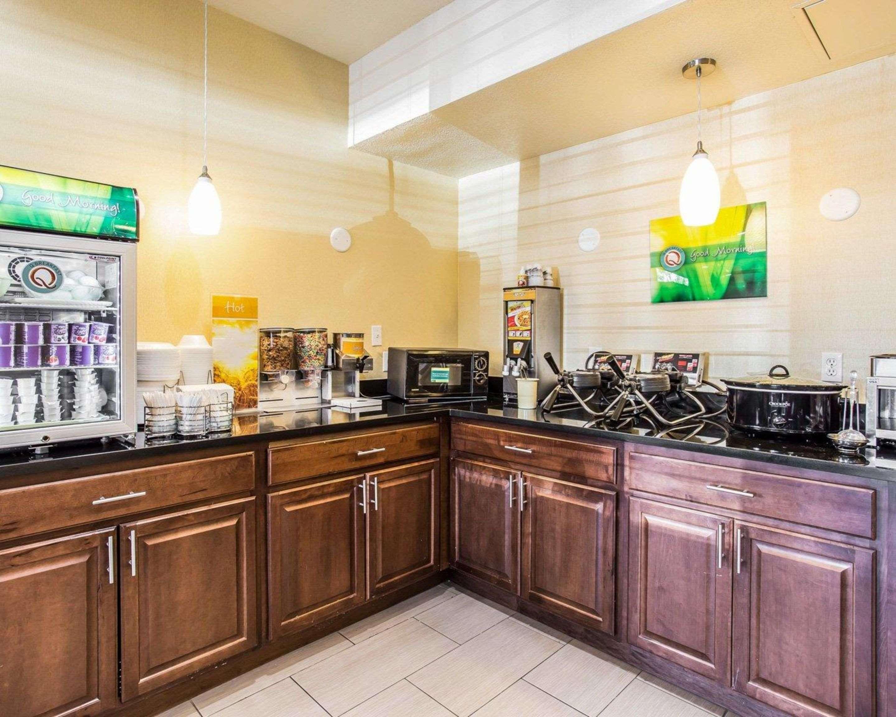Quality Inn & Suites Denver Airport - Gateway Park Aurora Bagian luar foto