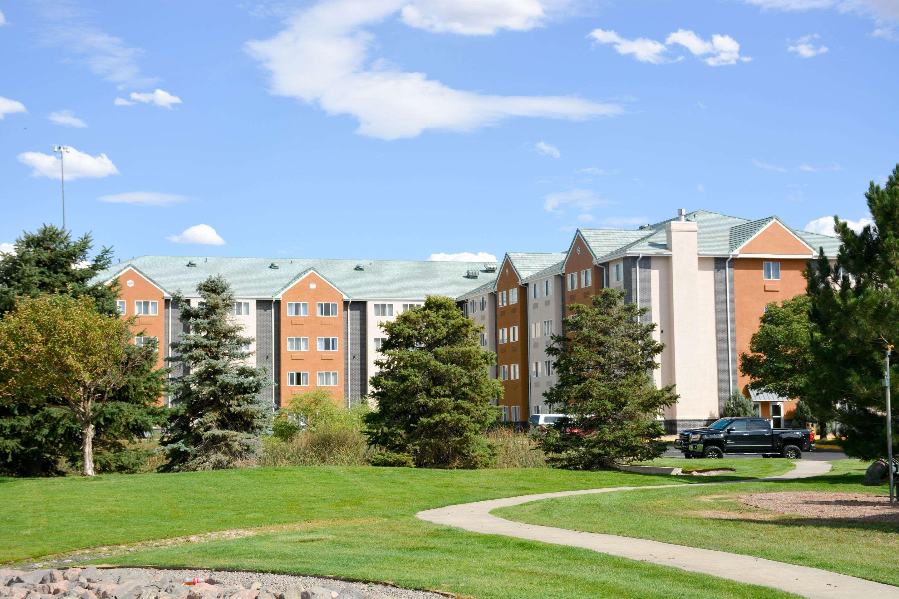 Quality Inn & Suites Denver Airport - Gateway Park Aurora Bagian luar foto