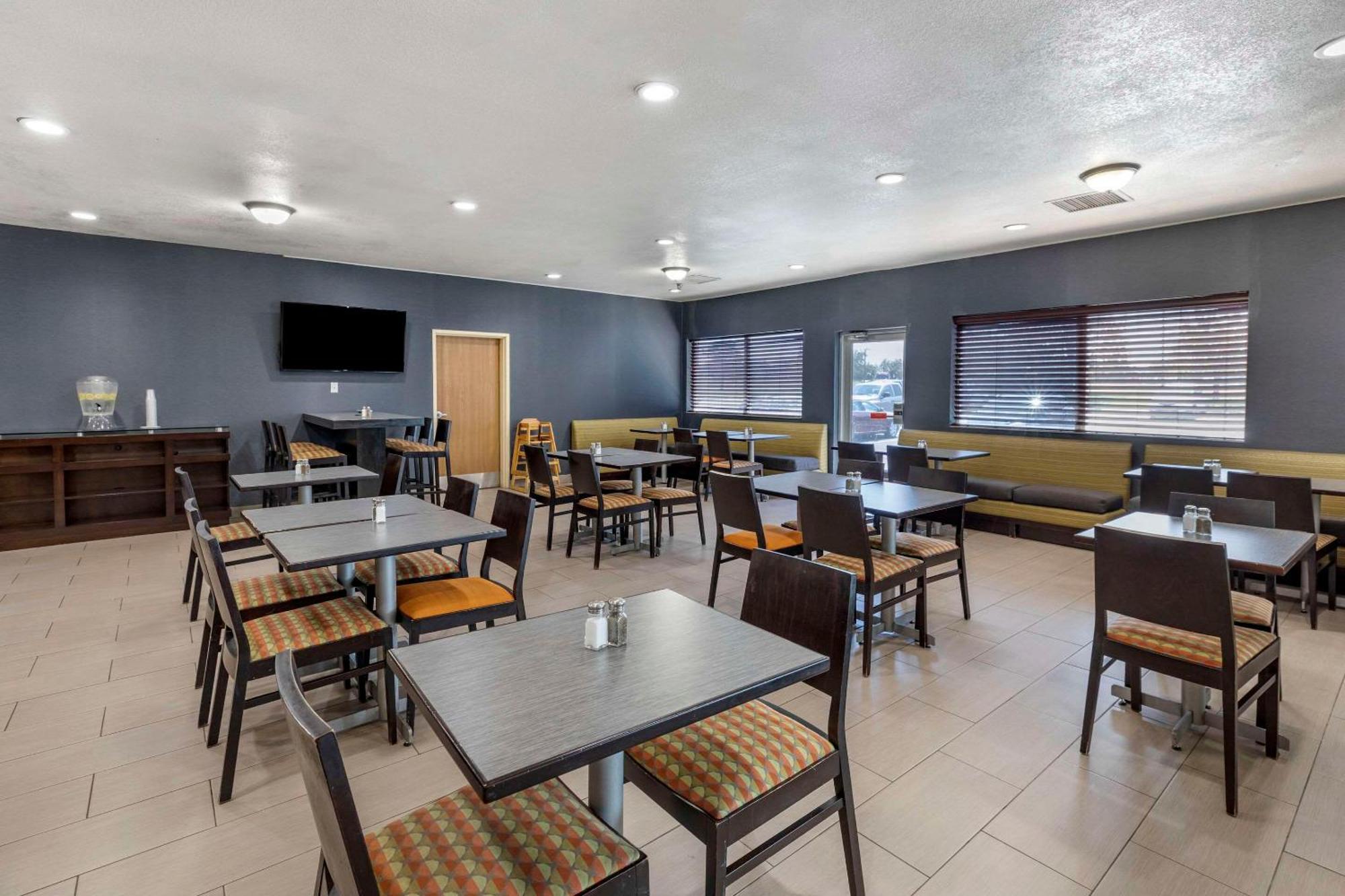 Quality Inn & Suites Denver Airport - Gateway Park Aurora Bagian luar foto