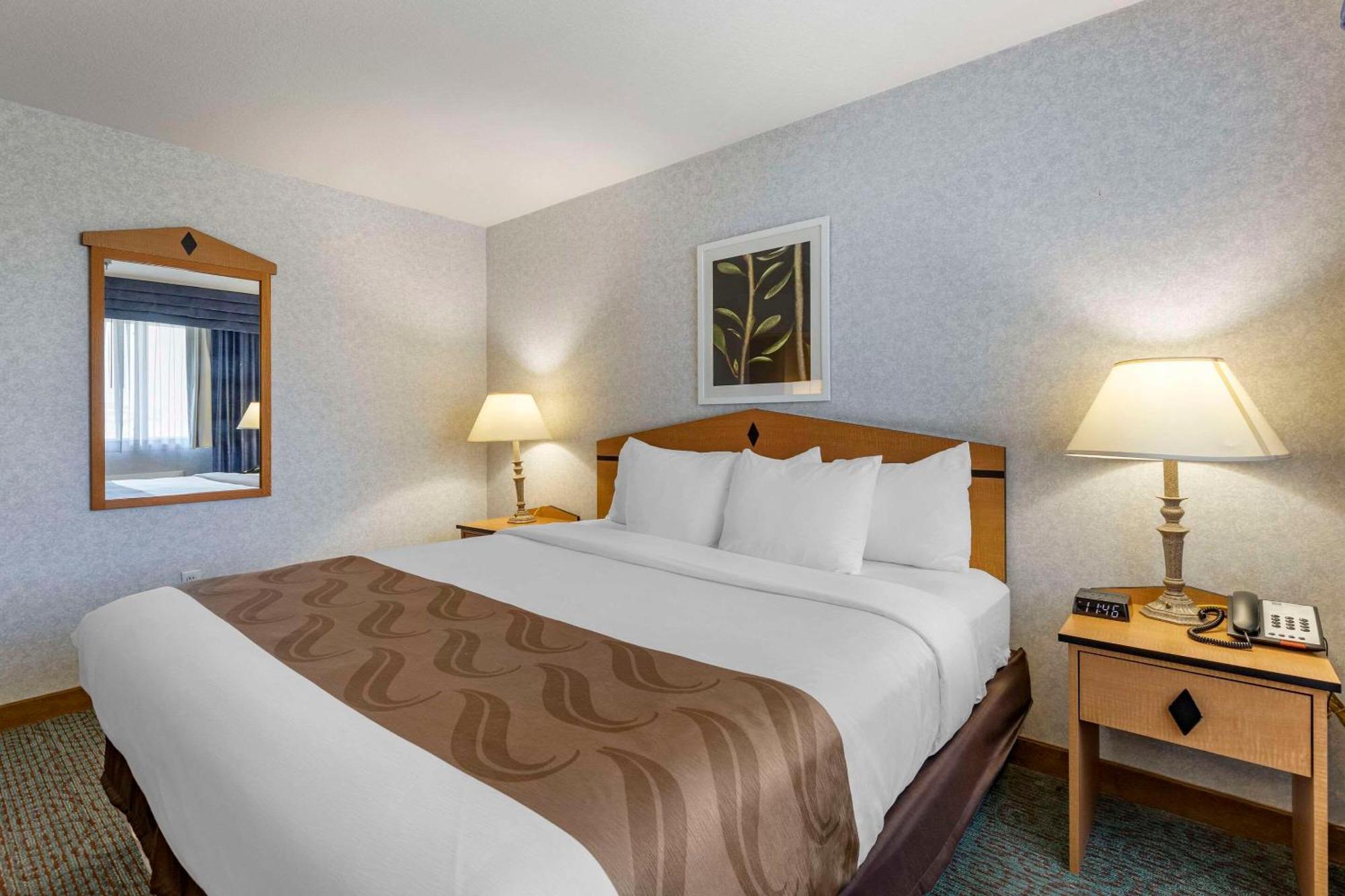 Quality Inn & Suites Denver Airport - Gateway Park Aurora Bagian luar foto