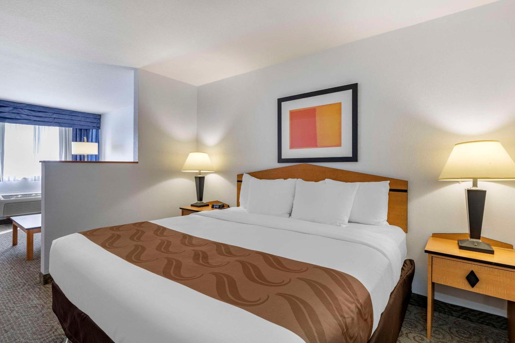 Quality Inn & Suites Denver Airport - Gateway Park Aurora Bagian luar foto
