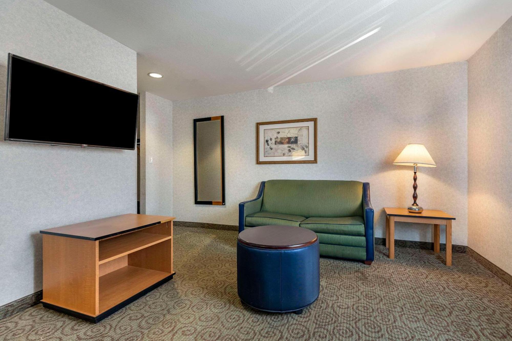 Quality Inn & Suites Denver Airport - Gateway Park Aurora Bagian luar foto