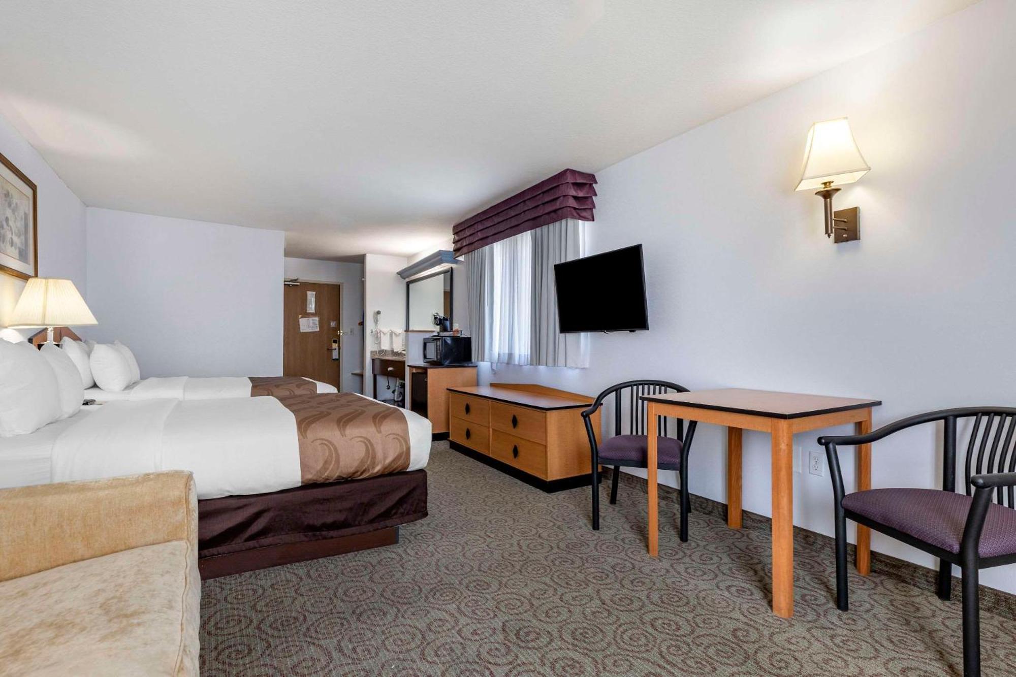 Quality Inn & Suites Denver Airport - Gateway Park Aurora Bagian luar foto